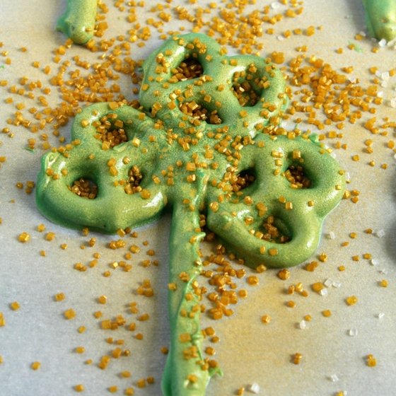 Shamrock Pretzel Treats
