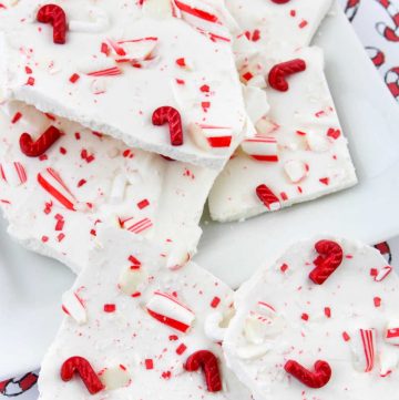 Christmas chocolate peppermint bark and easy holiday candy recipe